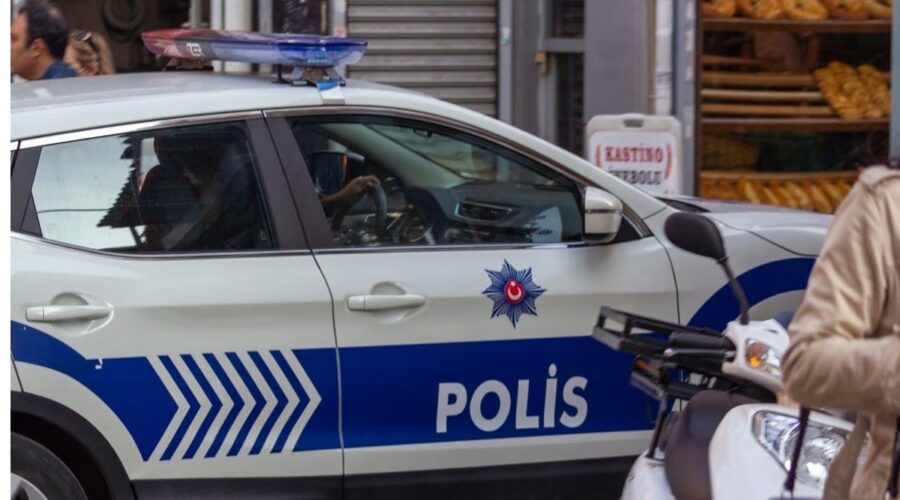 NAPAD ISPRED SREDNJE ŠKOLE U TURSKOJ: U pucnjavi povređeno više osoba, policija privela osumnjičenog!