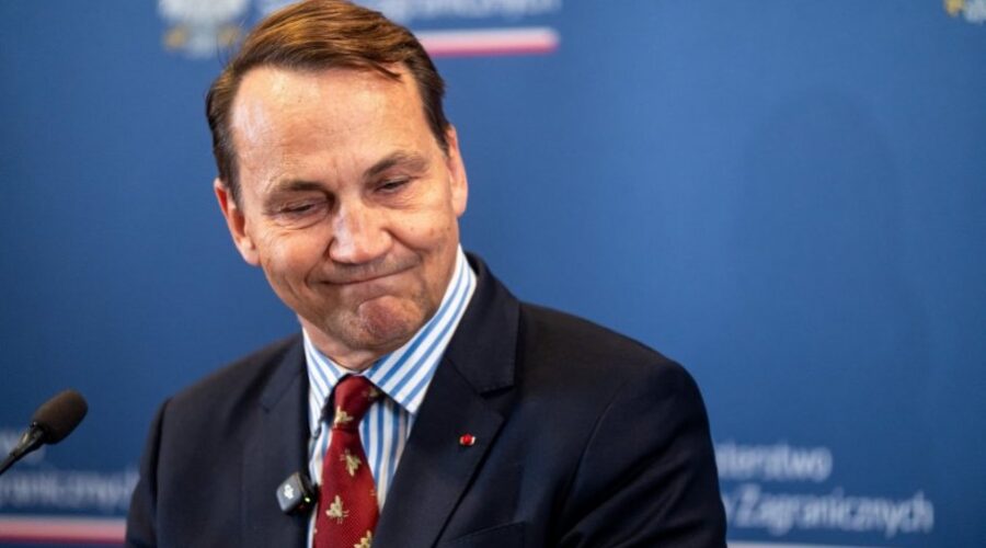 NAPRAVIO ZALIHE PIRINČA I DžEMA: Poljski šef diplomatije se priprema za slučaj rata