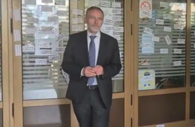 RODITELJI UČENIKA JOVINE GIMNAZIJE: „Tužilaštvo pokrenulo postupak protiv direktora koji odbija da vrati profesore na posao uprkos odluci suda!“