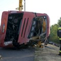 Na Zelenortskim ostrvima autobus pun đaka pao sa visine, najmanje 25 osoba poginulo