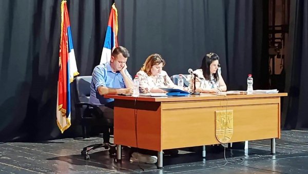 ЗАКАЗАНА СЕДНИЦА СО ПАРАЋИН: На дневном реду и предлог одлуке која се односи на два пута