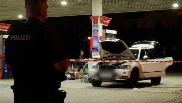 ДРАМА У МИНХЕНУ: На фабрику оружја бачене запаљиве направе ДРАМА У МИНХЕНУ: На фабрику оружја бачене запаљиве направе