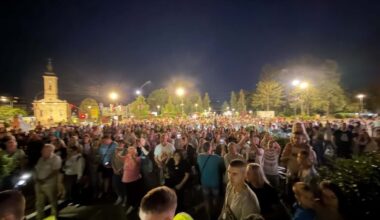 Na hiljade ljudi dočekalo studente u Milanovcu i Zrenjaninu Studenti biciklisti stigli u Zrenjanin, pridružio im se i prvi na Studentskoj listi Ilija Srdanović
