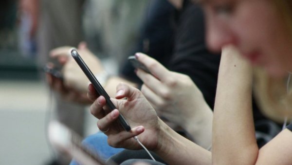 БРИТАНИЈА МЕЊА ЗАКОН О ИНТЕРНЕТУ: На удару друштвене мреже због цурења приватних података