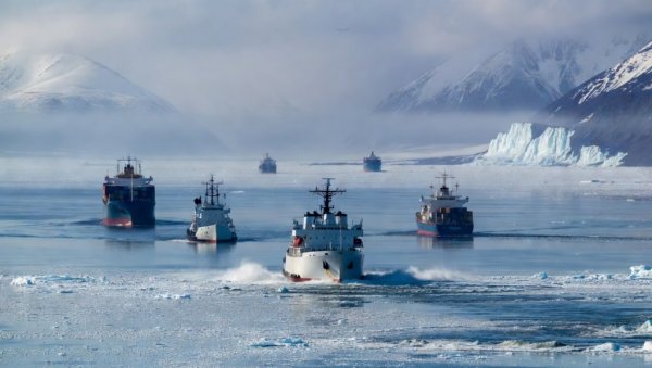НОРВЕШКА СТИЖЕ У ПОМОЋ РУСИМА - ДА, ДОБРО СТЕ ПРОЧИТАЛИ: Москва оптужила Осло за пиратерију, па ови у паници обрнули ћурак НОРВЕШКА СТИЖЕ У ПОМОЋ РУСИМА - ДА, ДОБРО СТЕ ПРОЧИТАЛИ: Москва оптужила Осло за пиратерију, па ови у паници обрнули ћурак