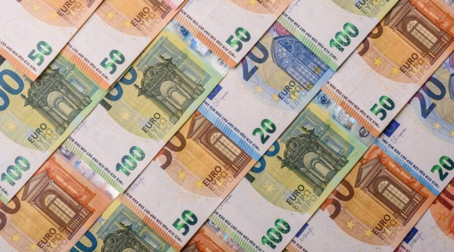 Novčani horoskop za oktobar: Blizanci ne treba da potpisuju ništa važno, a Lavovima se gomilaju troškovi | Srpska dijaspora