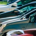 Novi metod kradljivaca automobila: Koriste lažni novac kako mamac, dok ste vi zbunjeni, oni sednu za volan i - gas!