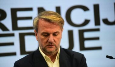 OSTOJA MIJAILOVIĆ OSTAJE NA ČELU PARTIZANA: Odluka doneta na vanrednoj sednici Skupštine crno-belih!