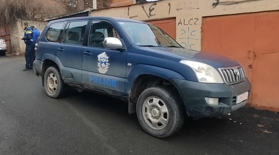 Određeno zadržavanje Srbima iz Zubinog Potoka: Kurtijevi policajci im zaplenili novac, mobilne telefone, vojne knjižice!