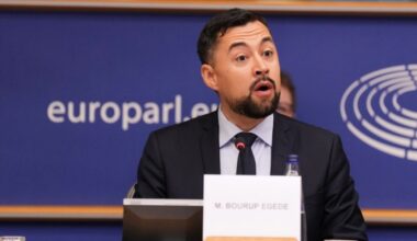 Oglasio se ministar spoljnih poslova Egede