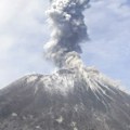 Otkazani letovi, 150.000 putnika zarobljeno: Erupcije tri vulkana u Indoneziji