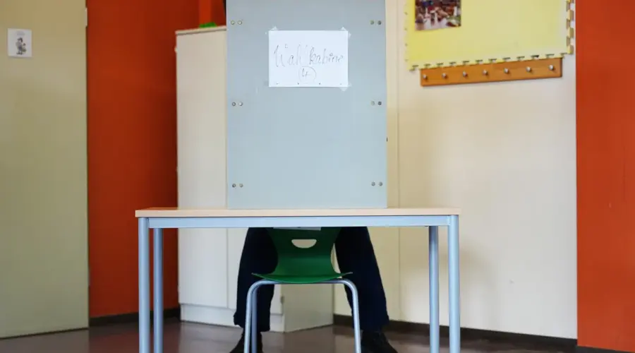 Otvorena birališta u dve nemačke pokrajine: Merc se suočava sa ključnim testom