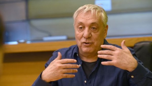 ЕГОН САВИН О ПРЕМИЈЕРИ ПРЕДСТАВЕ КОВАЧИ: Ово је храбра, могао бих рећи и безобразна представа ЕГОН САВИН О ПРЕМИЈЕРИ ПРЕДСТАВЕ КОВАЧИ: Ово је храбра, могао бих рећи и безобразна представа