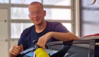 Ovo je mladić (23) koji je poginuo kod Novog Pazara. U njegov automobil se zakucao “golf” sa trojicom mladića, sumnja se da je ovo uzrok nesreće
