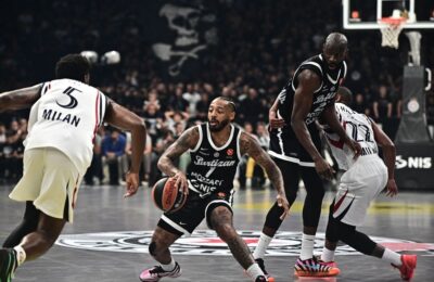 PARTIZAN SRUŠIO MILANO U ARENI: Karlik Džons održao čas košarke, crno-beli pobedom započeli novu sezonu Evrolige! (VIDEO)