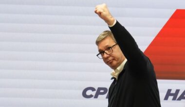 POSLE DEVET GODINA PODNEO OSTAVKU: Vučić poručio „Od sutra sam i formalno jedan od vas“ – slede predsednički izbori!