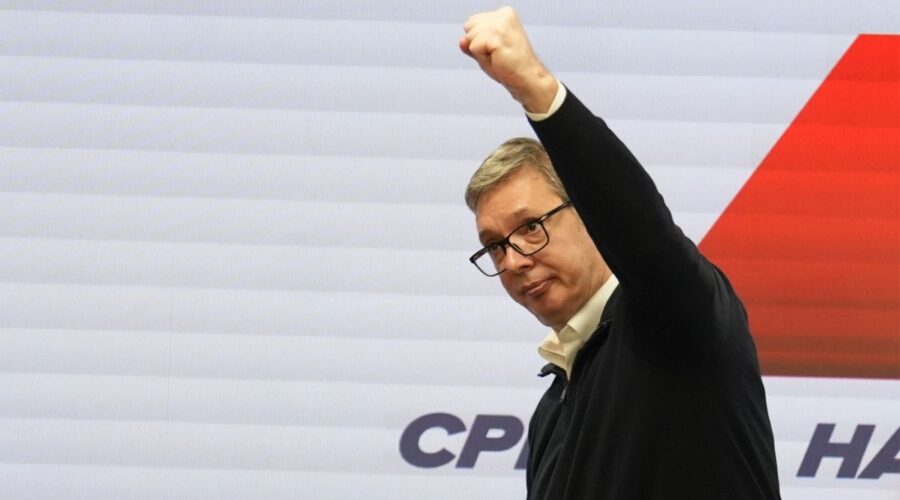 POSLE DEVET GODINA PODNEO OSTAVKU: Vučić poručio „Od sutra sam i formalno jedan od vas“ – slede predsednički izbori!