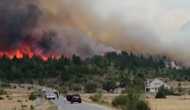 POŽAR U BOSNI I HERCEGOVINI: Vatrena stihija zahvatila gustu borovu šumu, ugrožene vikendice i crkva na Blidinju! (VIDEO)