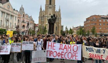PROTEST ISPRED MAŠINSKE ŠKOLE: Profesori (5) iz Jovine Gimnazije dobili otkaze, srednjoškolci u znak podrške najavili skup!