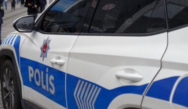 PUCNjAVA ISPRED SREDNjE ŠKOLE: Sačmaricom ranio 8 osoba, povređeni hitno prevezeni u bolnicu