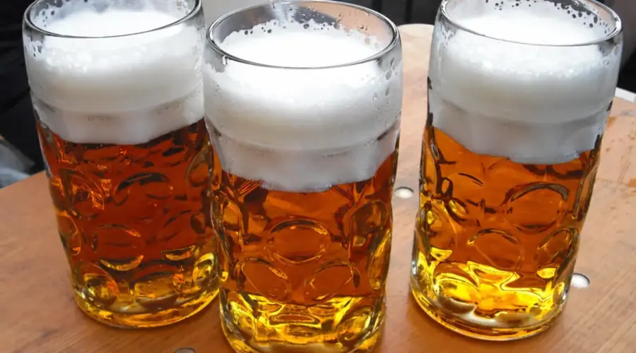 Paprene cene na švajcarskom Oktoberfestu: Krigla piva 19 evra | Srpska dijaspora
