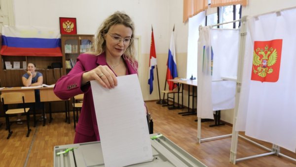 ПАРЛАМЕНТАРНИ ИЗБОРИ У РУСИЈИ: Први пут гласају и становници четири нова региона ПАРЛАМЕНТАРНИ ИЗБОРИ У РУСИЈИ: Први пут гласају и становници четири нова региона