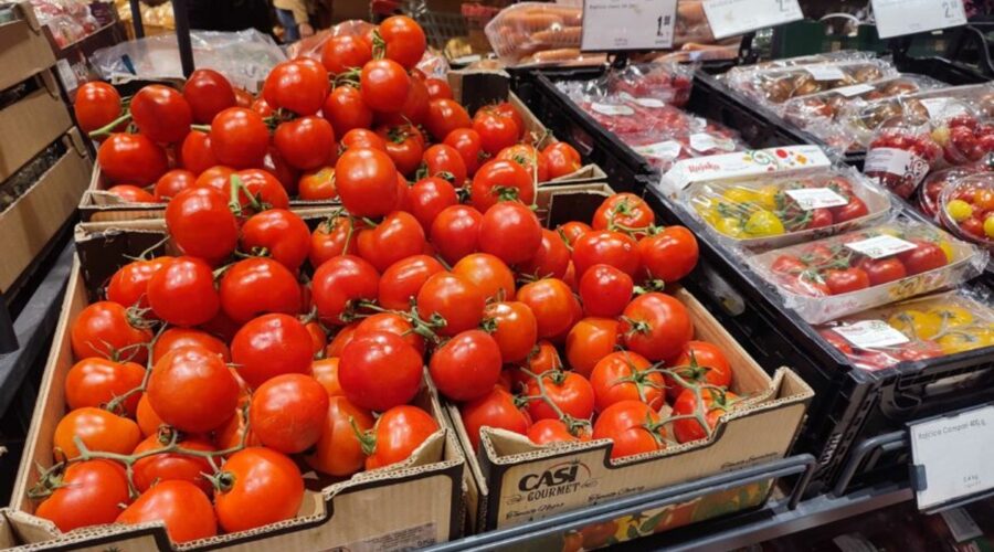 “Pijačni barometar” za početak septembra: Paradajz i šljive još jeftiniji, a kajmak skuplji i do 50 dinara