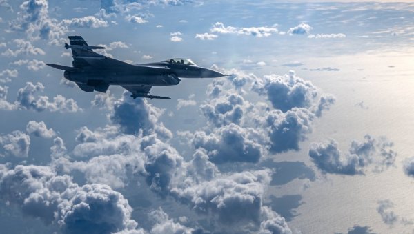 ОЧАЈНИЧКИ ПОТЕЗ НА НЕБУ! Украјински Ф-16 остали БЕЗ РАКЕТА: Пилоти иду у самоубилачке мисије и пуцају из ТОПОВА!