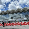 Počela komemorativna šetnja u Novom Sadu povodom pada nadstrešnice