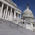 Počelo rano glasanje na međuizborima za američki Kongres, republikanska većina na udaru
