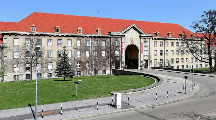 Podaci sa telefona razotkrili austrijske obaveštajce i njihove adrese | Srpska dijaspora