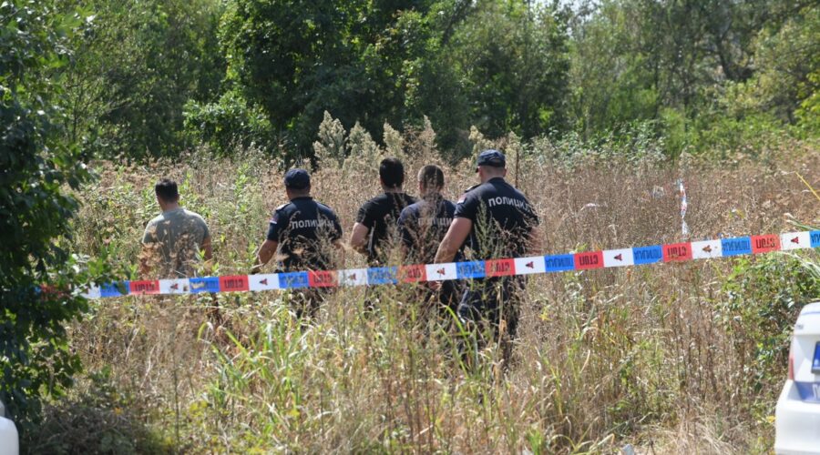 Poginuo muškarac! Tragedija kod Grocke: Prevrnuo se traktor, vozaču nije bilo spasa