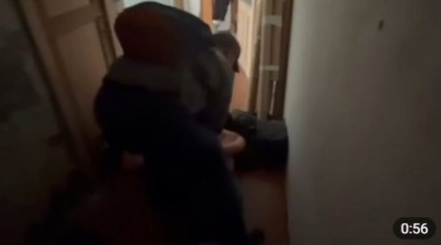 Pogledajte kako je na Krimu priveden ukrajinski špijun (VIDEO)