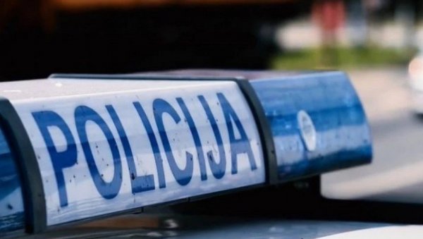 БРУТАЛНО УБИСТВО ЖЕНЕ МОГЛО БИТИ СПРЕЧЕНО? Полиција примила дојаву непосредно пре трагедије у Слатини БРУТАЛНО УБИСТВО ЖЕНЕ МОГЛО БИТИ СПРЕЧЕНО? Полиција примила дојаву непосредно пре трагедије у Слатини