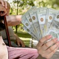 Posle jednokratne pomoći, penzionerima stiže nova uplata pre decembarskog povećanja: Evo i kada