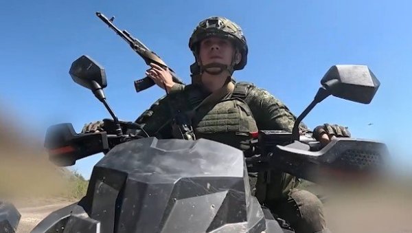 ПРЕЦИЗНИЈИ АУТОМАТ ЗА СПЕЦИЈАЛНЕ ЈЕДИНИЦЕ:„Калашњиков“ представио нови АК-12+ ПРЕЦИЗНИЈИ АУТОМАТ ЗА СПЕЦИЈАЛНЕ ЈЕДИНИЦЕ:„Калашњиков“ представио нови АК-12+