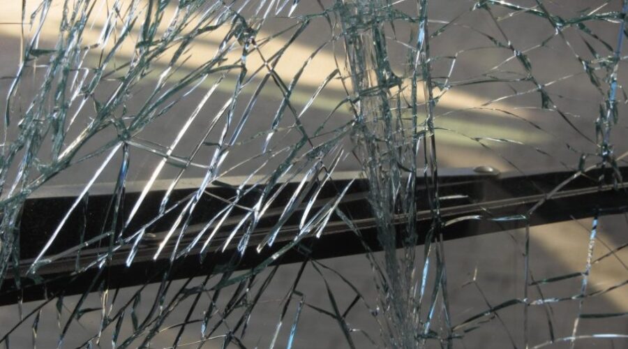Prevrnuo se autobus, najmanje 8 osoba poginulo (FOTO)