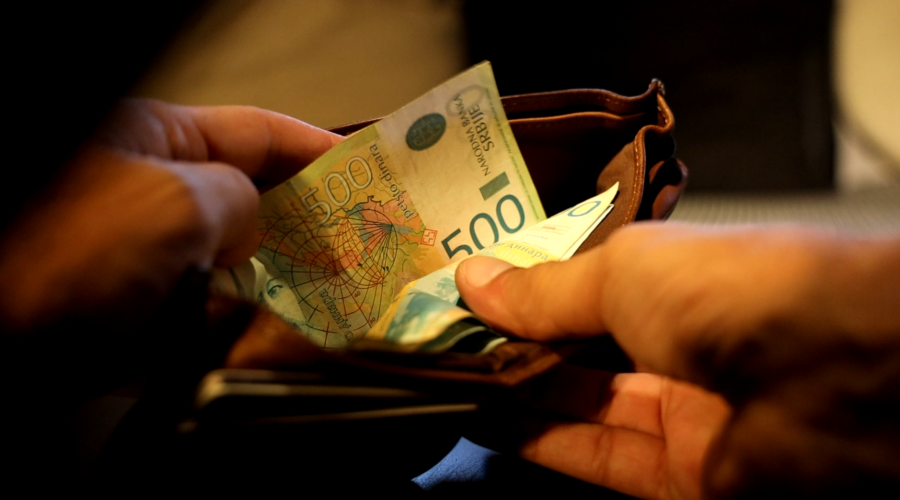 Prosečna zarada u Srbiji u julu iznosila 121.346 dinara, medijalana 95.036