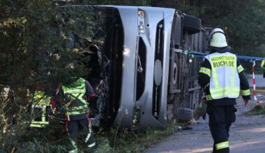 Prve slike! Autobus pun turista se prevrnuo, išli na Oktoberfest, čak 250 policajaca i lekara na terenu