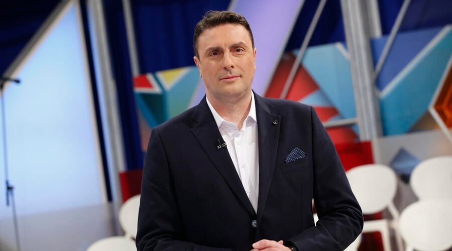 Prvo oglašavanje Slobodana Šarenca. Nakon što je postao novi voditelj “Potere” pojavio se snimak na mrežama, tu je i Jovan Memedović