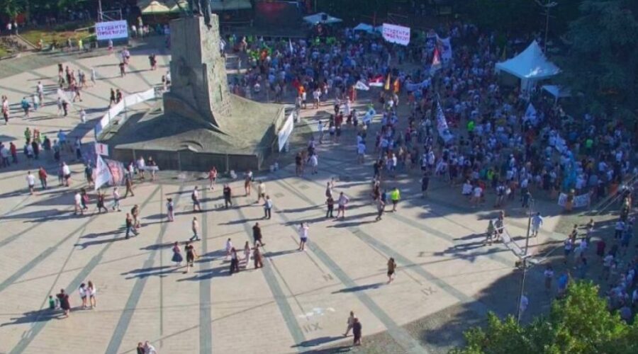 RASPAD BLOKADERA: Studenti vetiraju, blokaderi odustaju od glasanja za njih
