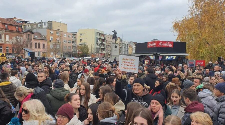 RODITELJI UČENIKA JOVINE GIMNAZIJE: „Škola ostala bez još dva odeljenja, ukupno pet od početka školske godine!“