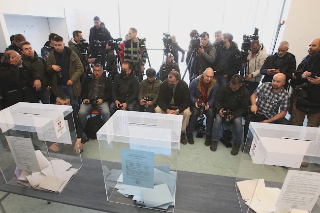 RSE: Pola miliona građana Srbije bez adrese u biračkom spisku