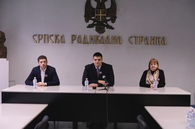 Radikali na izborima na listi Ujedinjena Srbija, podržavaju Vučića za premijera