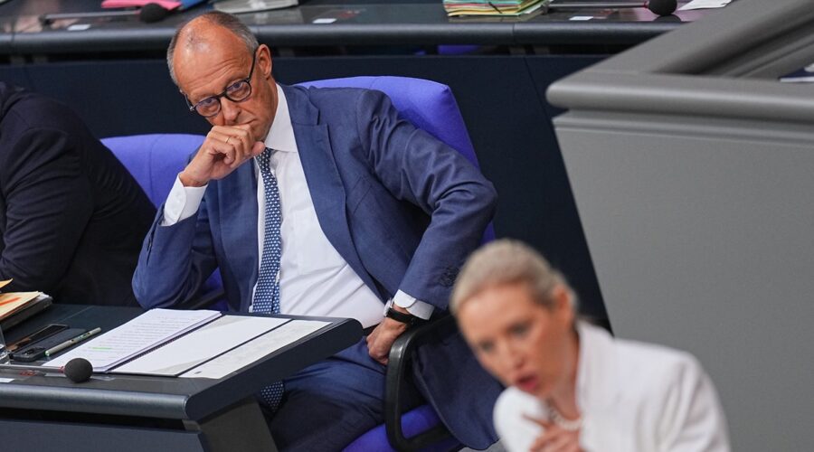 Rat zbog jedne reči! Nemački kancelar na udaru desničara: Merc izgovorio optužbu koja je zatresla Berlin, AfD odgovorio tužbom