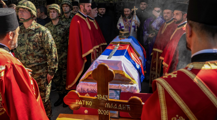 Ratko Mladić, haški osuđenik za genocid, sahranjen uz vojne počasti