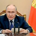 Rusi čuli Putinov poziv – učešće na izborima zajednički doprinos pobedi Rusije