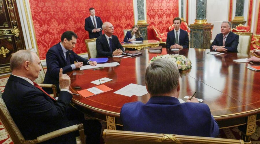 Rusi se hvalili ubijanjem pred amrikancima: Otkriveno o čemu je Putin razgovarao sa Trampovim izaslanicima tokom istorijskog sastanka u Kremlju