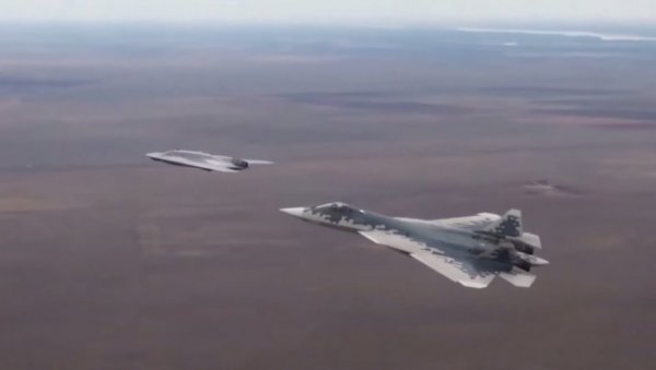 ПAНИКА У НАТО ПАКТУ! Путиново најјаче оружје постало још опасније: Су-57 ће сам уништавати читаве флоте! (ВИДЕО)