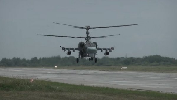 РУСКИ-52 ЛОВИ УКРАЈИНСКЕ ПТИЦЕ: Невероватни грабиљвац утерује страх у косту Украјинцима